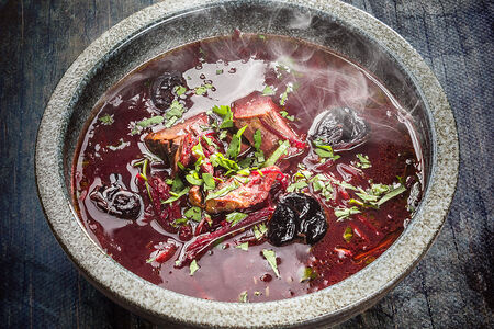 Суп Борщ с копчёным черносливом и мясом барашка