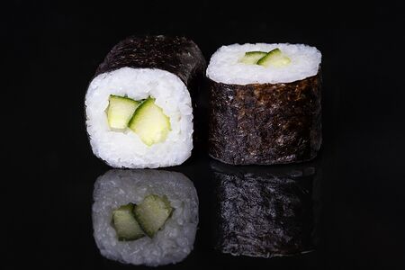 Классические роллы с огурцом