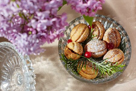 Орешки с вареной сгущенкой