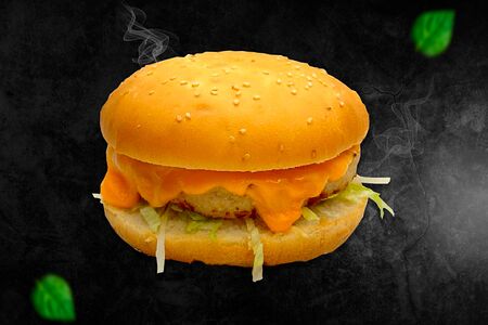 Классический бургер с куриной котлетой