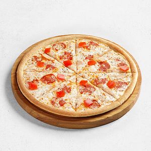 С пепперони и помидорами средняя