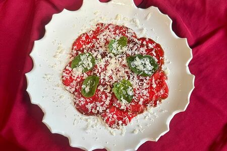 Карпаччо из говядины в устричном соусе