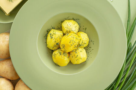 Картофель отварной с укропом