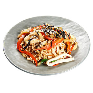 Вок с кальмаром и овощами