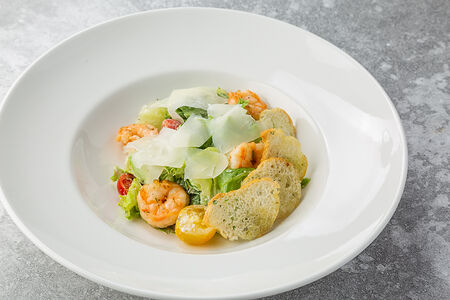 Салат Цезарь с креветками