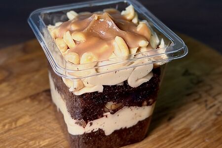 Трайфл Сникерс