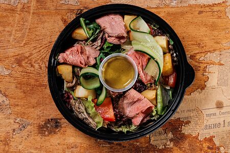 Салат с ростбифом 