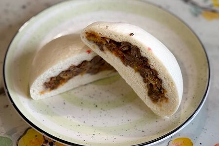 Паровая булочка Banh Bao с ким чи и говядиной
