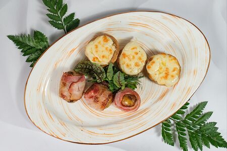 Шампиньоны с сыром сулугуни