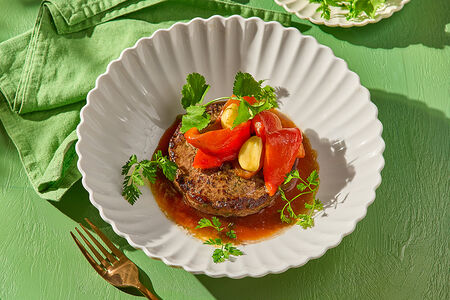 Котлетто из говядины с печёным перцем