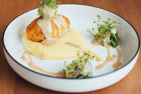 Картофельное пюре с котлетой из курицы