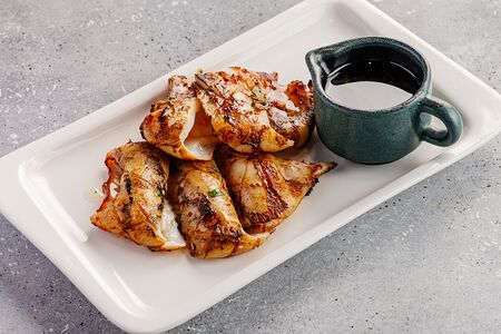 Кальмар на гриле с чимичурри