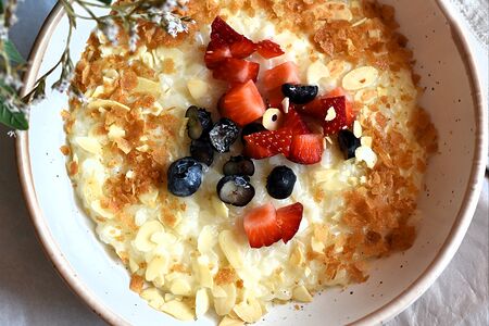 Каша рисовая с ягодами