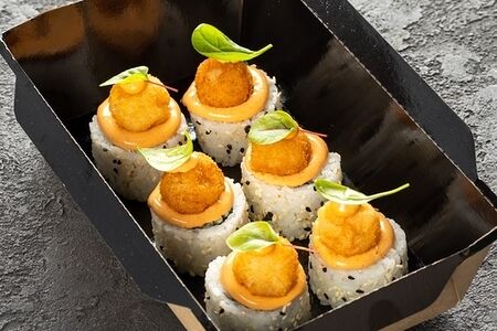 Ролл с кальмаром темпура