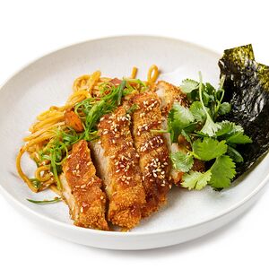 Лапша яичная с курицей Кацу