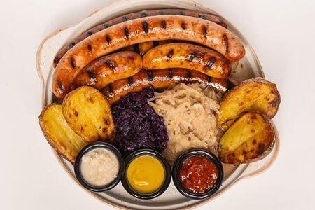 Ассорти из колбас