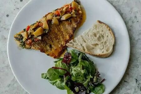 Филе дорадо с белыми грибами