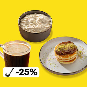 Завтрак с кашей и оладьями с нутеллой