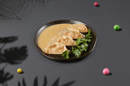 Гедза с лососем и сливочным сыром