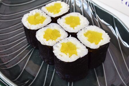 Ролл с дайконом