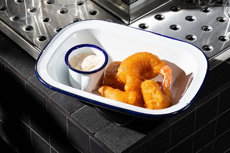 Креветки темпура, соус Тартар