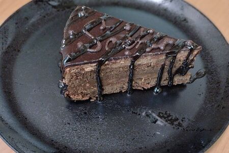 Шоколадный торт Захер