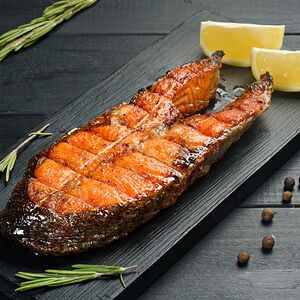 Стейк из сёмги на мангале