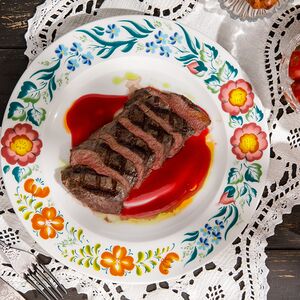 Корейка оленя с брусничным соусом