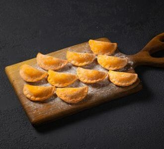 Пельмени с вялеными томатами и прованскими травами