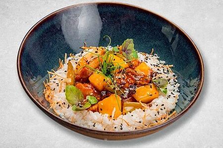 Куриное бедро с манго и рисом