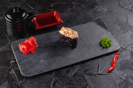 Спайси Сяке Гункан