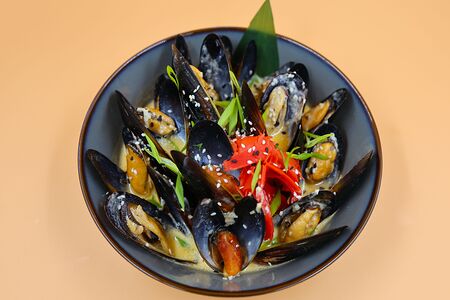 Мидии в сливочном соусе