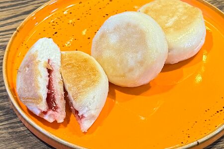 Сырники с вишневой начинкой