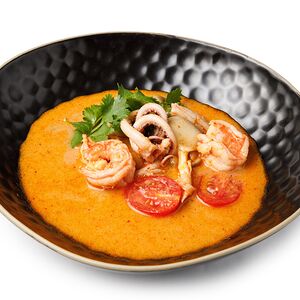 Том ям с морепродуктами
