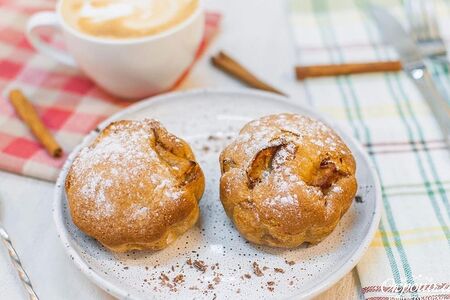 Шарлотка с яблоками