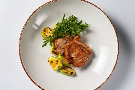 Куриное бедро в сицилийском соусе