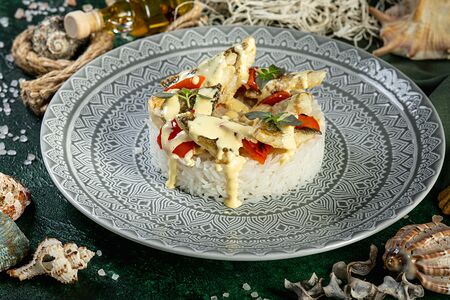 Филе сибаса с печеным перцем и рисом басмати