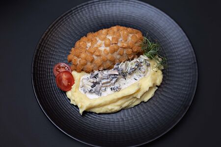 Котлета пожарская с картофельным пюре