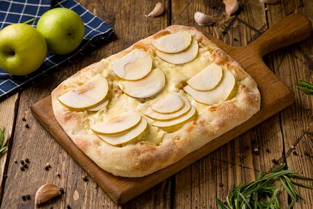 Пицца Римская Яблочная