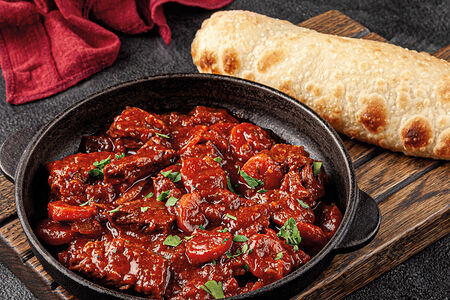 Рагу из мраморной говядины с чиабатой