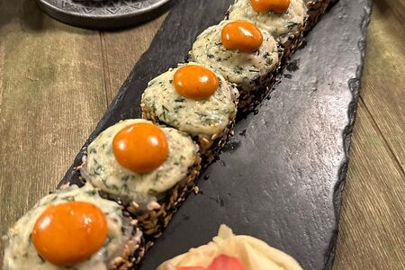 Запеченный ролл лосось терияки