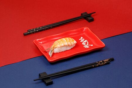 Суши креветка