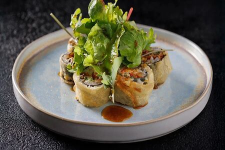 Теплый ролл с угрем