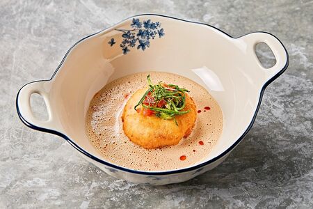 Краб-кейк с креветочным биском