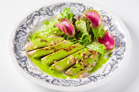 Филе индейки под огуречной заправкой