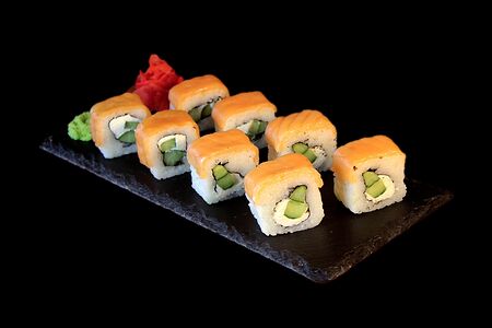 Набор роллов Филадельфия премиум с огурцом