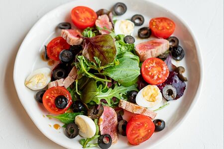 Салат с тунцом