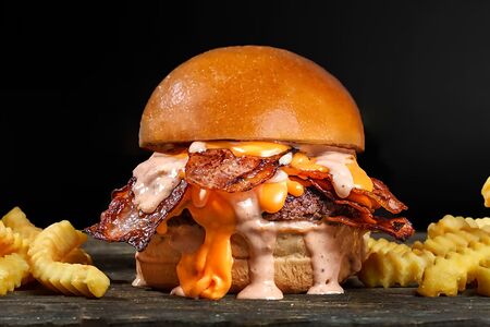 Двойной бургер с беконом