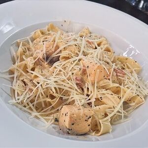 Пенне с лососем