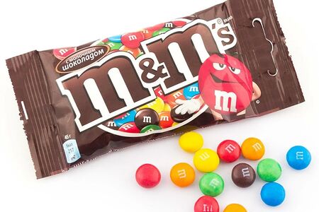 M & Ms коричневый